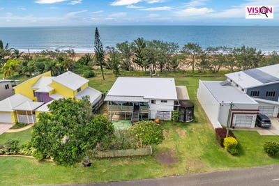/international/au/4-owen-jenkins-drive-sarina-beach-qld-151201732/