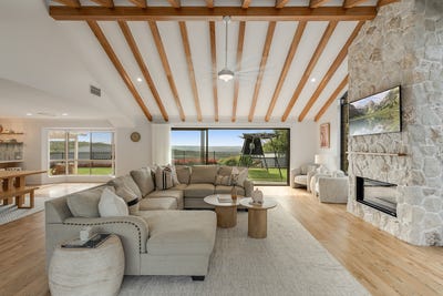/international/au/12-sherwood-street-mount-lofty-qld-151185632/