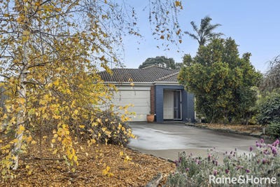 /international/au/4-clover-court-romsey-vic-151361552/