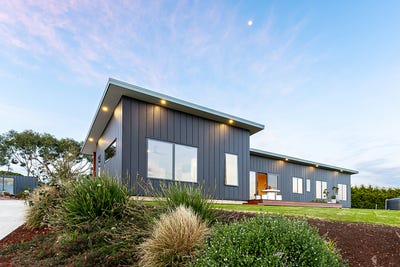 /international/au/11-cilmery-crescent-woodford-vic-152505936/