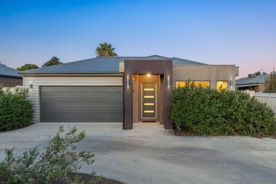 /international/au/3-18-market-garden-circuit-epsom-vic-151133156/