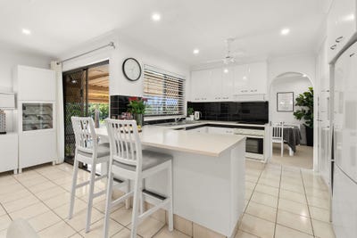 /international/au/8-bass-ave-molendinar-qld-150934836/
