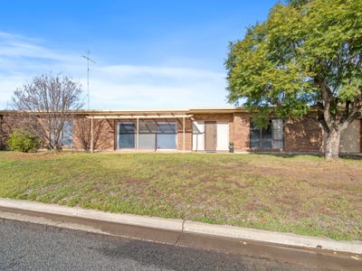 /international/au/43-hampden-street-finley-nsw-148348116/
