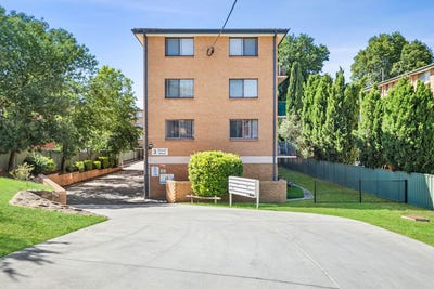 /international/au/9-3-mowatt-street-queanbeyan-nsw-151345600/