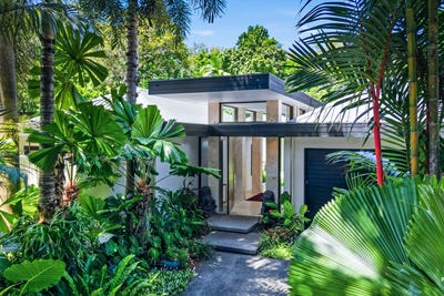 /international/au/2-12-reef-street-port-douglas-qld-150986336/
