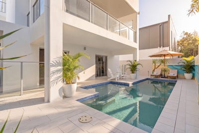 /international/au/67-seagull-avenue-mermaid-beach-qld-152413752/