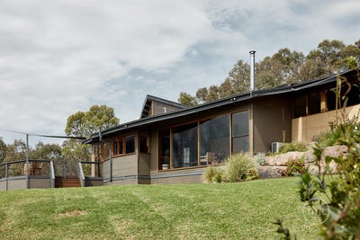 /international/au/30-joyce-road-smiths-gully-vic-150337036/