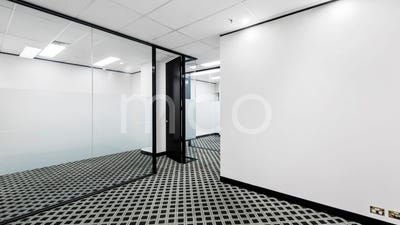 /international/au/st-kilda-rd-towers-suites-301-312-1-queens-road-melbourne-vic-505109480/
