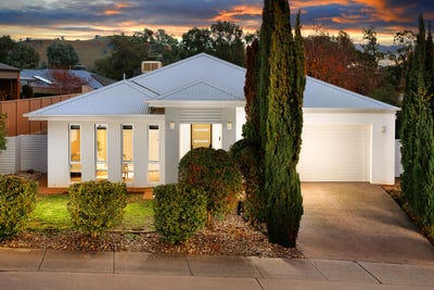 /international/au/8-bremer-avenue-leneva-vic-151554784/