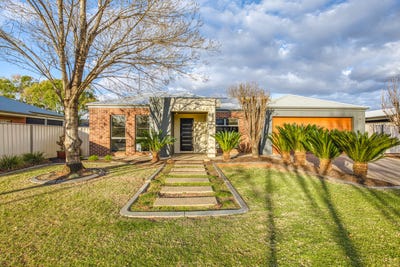 /international/au/4-casuarina-way-buronga-nsw-148606212/