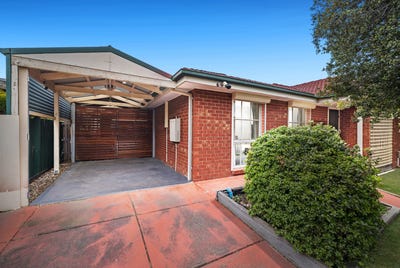 /international/au/10-bronhill-court-cranbourne-west-vic-152545104/