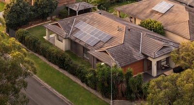 /international/au/27-harwood-circuit-glenmore-park-nsw-151426284/