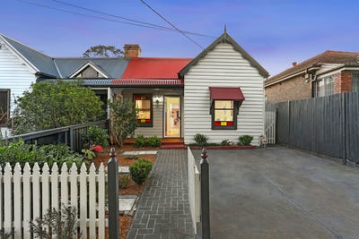 /international/au/9-clyde-street-croydon-park-nsw-148527900/