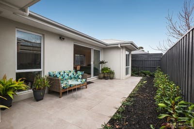 /international/au/2-22-fifth-street-parkdale-vic-148534568/