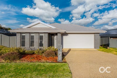 /international/au/35-stevenson-way-orange-nsw-152137172/