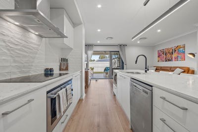 /international/au/38-leaf-street-greenbank-qld-150937080/