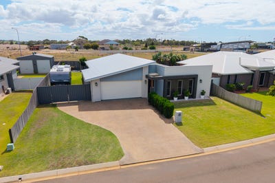 /international/au/22-lavella-street-bargara-qld-152508216/