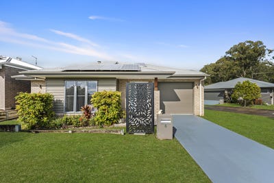 /international/au/6-millbrook-circuit-beerwah-qld-151222684/