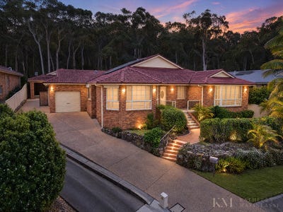 /international/au/23-cassegrain-close-eleebana-nsw-152574288/