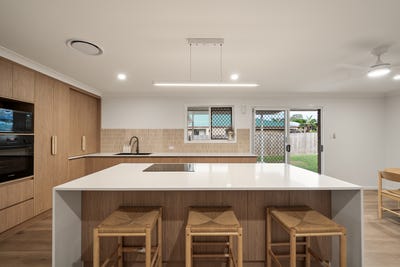 /international/au/11-esperance-court-murrumba-downs-qld-151340008/