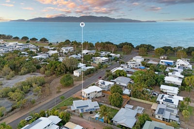 /international/au/18-eclipse-street-rowes-bay-qld-152543288/