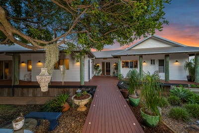 /international/au/12-grotherr-street-qunaba-qld-151024372/