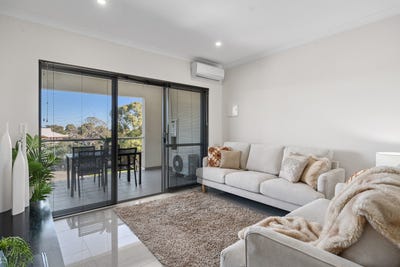 /international/au/8-7-tottenham-road-joondalup-wa-148656052/