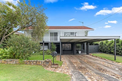 /international/au/3-jacaranda-drive-torquay-qld-151199940/