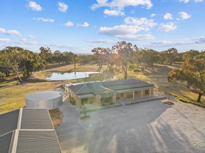 /international/au/394-cypress-drive-mudgee-nsw-700369964/?lang=en