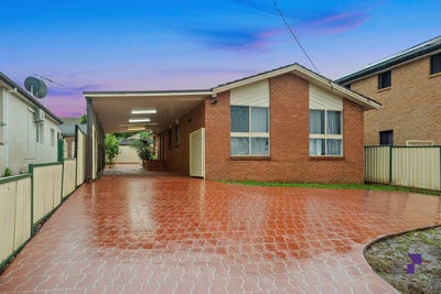 /international/au/83a-northcote-road-greenacre-nsw-148346412/