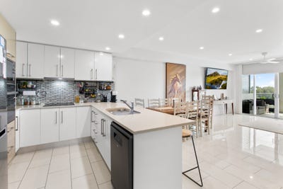 /international/au/35-3-angus-street-clontarf-qld-152012260/