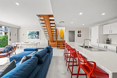 /international/au/16b-miles-street-coolangatta-qld-151070740/