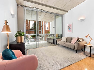 /international/au/unit-109-8-skyring-terrace-teneriffe-qld-150928664/