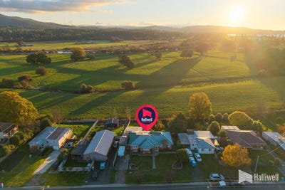 /international/au/74-hamilton-street-latrobe-tas-151281064/