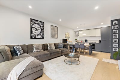 /international/au/g02-1009-dandenong-road-malvern-east-vic-150815040/