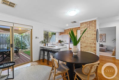 /international/au/2-42-colin-road-scarborough-wa-152659696/