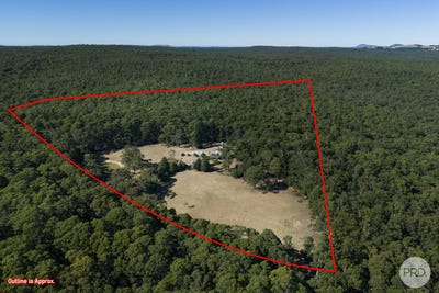 /international/au/446-dean-barkstead-road-rocklyn-vic-150834496/