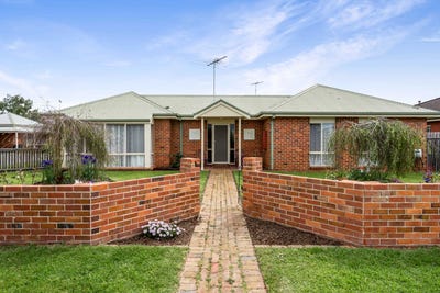/international/au/1-15-19-thompson-street-whittington-vic-152595912/