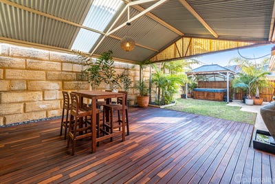 /international/au/6-cronulla-road-secret-harbour-wa-151349032/