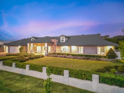/international/au/10-eden-circuit-pitt-town-nsw-149368652/