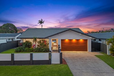 /international/au/13-inveray-avenue-benowa-waters-qld-152717260/