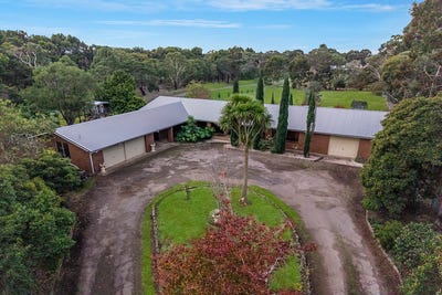 /international/au/106-hensley-park-road-hamilton-vic-151276608/