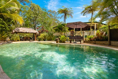 /international/au/6-peacock-court-pomona-qld-150746276/
