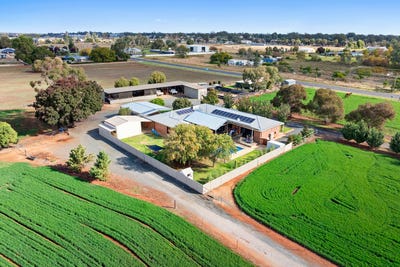 /international/au/94-trungley-hall-road-temora-nsw-150674896/