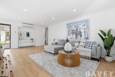 /international/au/9-carbridge-way-duncraig-wa-152573924/