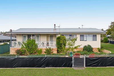 /international/au/22-evenden-street-warwick-qld-151499876/