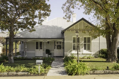 /international/au/7-evelyn-road-claremont-wa-151351740/