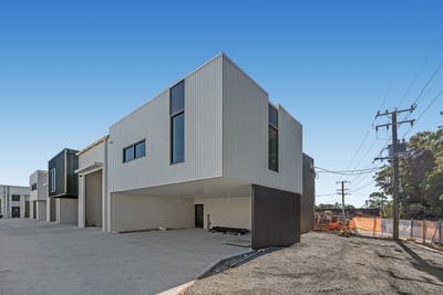 /international/au/13-5-7-alex-fisher-drive-burleigh-heads-qld-505172508/