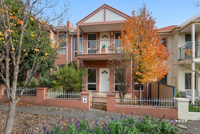 /international/au/10-marin-lane-maribyrnong-vic-148396612/
