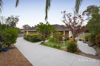 /international/au/22-ashburton-drive-mitcham-vic-152544880/